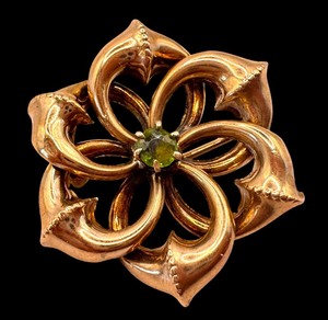 lot 15R image: Antique 10k Brooch