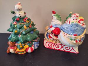 lot 106 image: Vintage Christmas Cookie Jars