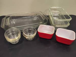 lot 27 image: Lot of PYREX Baking & Storage Glass Dishes