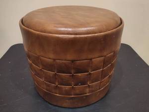 lot 39 image: Faux Leather Stool wStorage
