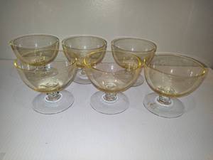 lot 46 image: Light Amber Glass Dessert Cups