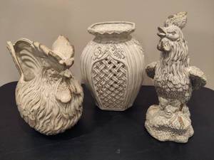 lot 48 image: Distressed Stoneware Roosters & Vase
