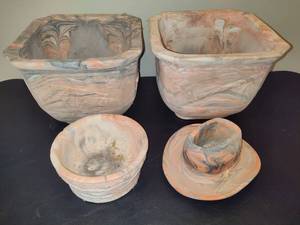lot 114 image: Assorted Comanche Pottery