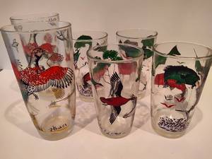 lot 45 image: Hazel Atlas Vintage Hunting & Pheasant Glassware