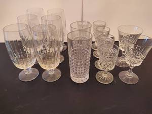 lot 83 image: 15pc Assorted Glassware