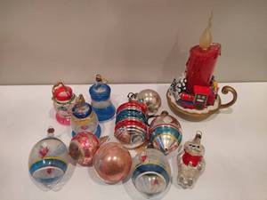 lot 111 image: Vintage Christmas Ornaments & Faux Flaming Candle