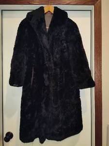 lot 125 image: Womens Faux Black Fur Coat