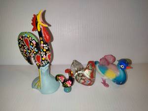 lot 69 image: Murano Style Hen, Peking Glass Duck & Roosters