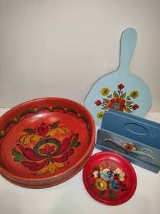 lot 95 image: Rosemaling Art