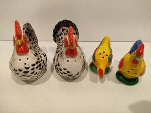 lot 89 image: Two Pair of Rooster Salt & Pepper Shakers
