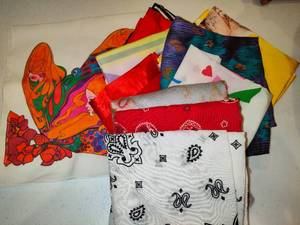 lot 118 image: Assorted Ladies Scarves