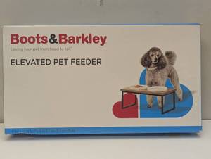 lot 4 image: Boots & Barkley Elevated Pet Feeder