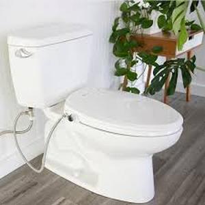 lot 26 image: Brondell Swash Ecoseat Non-Electric Bidet Seat for Elongated Toilet in White Customer Returns See Pictures