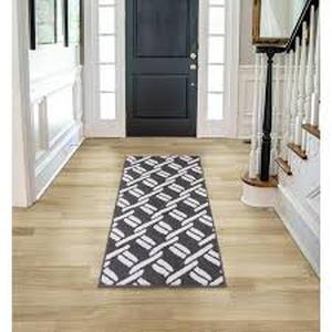 lot 38 image: Nautica Baize Chain Dark Grey and White 2 ft. 2 in. x 5 ft. Tufted Runner Rug   Customer Returns See Pictures