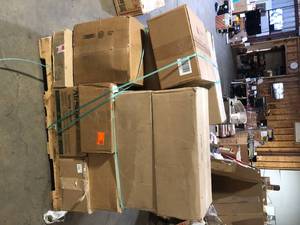 lot 40 image: Pallet of Mixed Assorted Ceramic Flooring Various Models and Conditions Customer Returns See Pictures