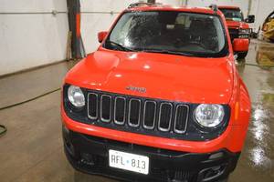 lot 8 image: 2017 Jeep Renegade