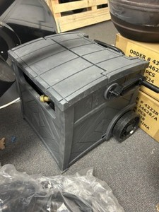 lot 9 image: Hose Reel with Hose