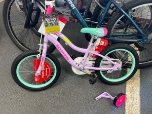 lot 31 image: Schwinn 16 Girls Bike - No Training Wheels