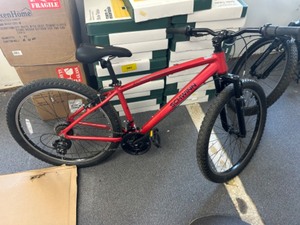lot 34 image: Schwinn Ranger 26in - Red