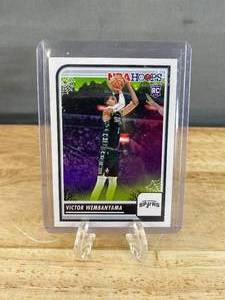 lot 42E image: 2023-24 Panini Haunted Hoops Victor Wembamyana RC #108 T