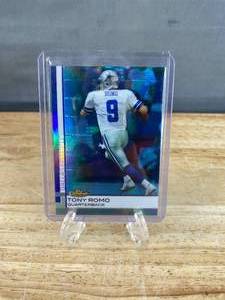lot 105 image: 2009 Topps Finest Tony Romo Blue Refractor Numbered 131429 #41 J