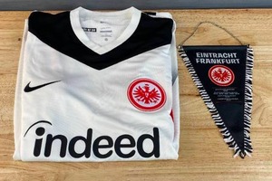 lot 91C image: Bundesliga German Soccer League Eintracht Frankfurt Nike Mens Large Jersey and Pendant Q