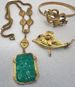 lot 80 image: Gold Filled GF PinBrooch, Victorian Era Unique Articulated Bird Bracelet