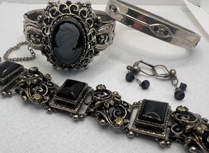 lot 84 image: Black Cameo Bracelet and Black Chunky Bracelet