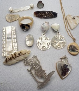 lot 87 image: AntiqueVintage Mother of Pearl MOP Lot of Jewelry
