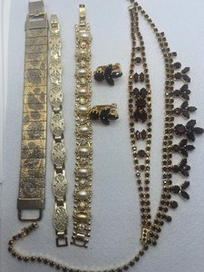 lot 88 image: Deep Red Rhinestone Necklace Bracelet and Earring Set