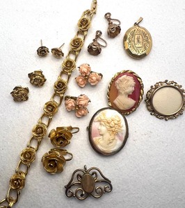 lot 94 image: Antique Carved Cameo Woman with Cornucopia, Victoria Miniature Frame Pin, 10K GF Locket