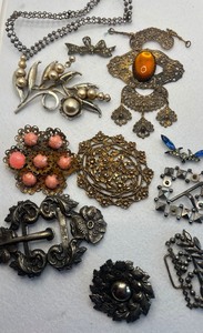 lot 98 image: Lot of VintageAntique Jewelry for CraftingRepair - Broken