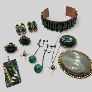 lot 105 image: Blue-Green Matisse Espana Enamel on Copper Set, Czech Glass Dangle Earrings Large Agate Brooch Ocean Jasper Pin