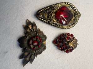 lot 141 image: Lot of 3 Antique Brass and Red Rhinestone Dress Clips