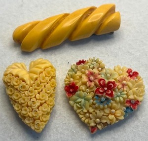 lot 144 image: Antique Vintage Dress Clips Lot of 3 Carved Celluloid
