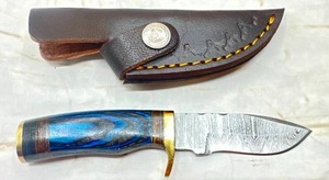 lot 16 image: New 6 Damascus Steel Knife with Leather Sheath