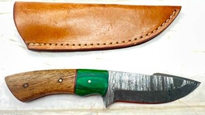 lot 18 image: New 8  Damascus Full Tang Steel Knife with Leather Sheath