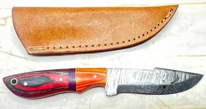 lot 22 image: New 8 14 Full Tang Damascus Knife with Leather Sheath