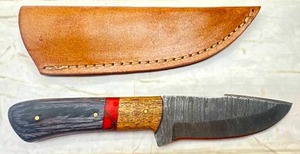 lot 23 image: New 8  Full Tang Damascus Knife with Leather Sheath