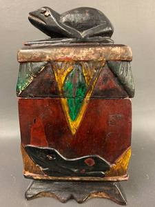 lot 3 image: Vintage Handcrafted Frog Carved Wooden Box
