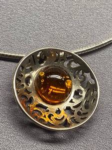lot 6B image: Sterling Silver 925 Amber Pendant Necklace