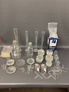 lot 13R image: Extensive Laboratory Glassware Lot - Beakers, Cylinders, Petri Dishes