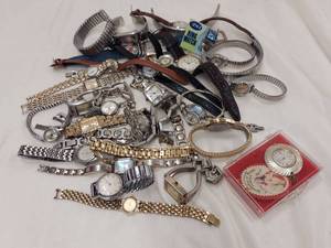 lot 25A image: Vintage & Modern Assorted Watch Collection Lot