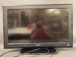 lot 25R image: Sony Bravia 32 LCD TV KDL-32L5000