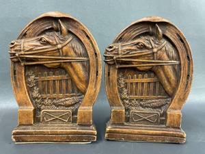 lot 31 image: Vintage Horse Head Bookends - Rustic Decor
