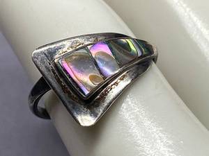 lot 37B image: Vintage Silver Abalone Ring Size 8