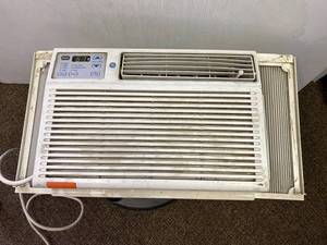 lot 38A image: GE Window Air Conditioner 5000 BTU Digital Controls Energy Saver