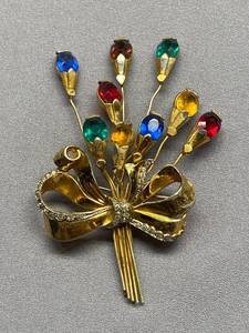 lot 44B image: Vintage Floral Rhinestone Brooch
