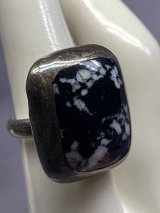 lot 64B image: Vintage Mexican Sterling Silver Ring Size 6