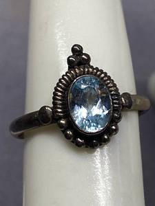 lot 72B image: Vintage Sterling Silver Blue Stone Ring Size 7